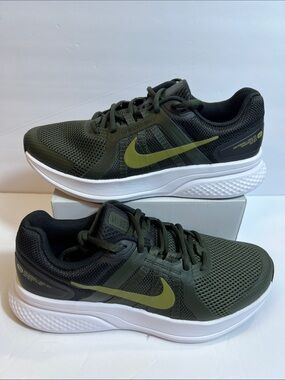 Nike Run Swift 2 Olive Green men’s Running Shoes size 9 Sneakers CU3517-301 NWOT